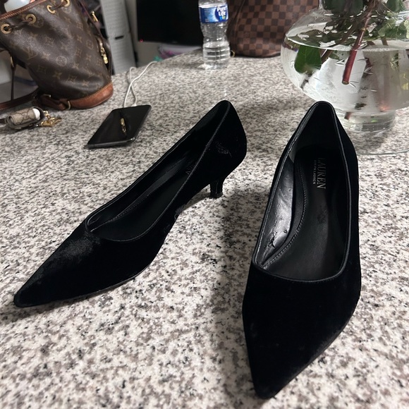 LAUREN RALPH LAUREN POINTY TOE PUMPS - Picture 3 of 7